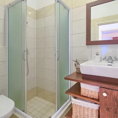 Sani-1 By Interhome *