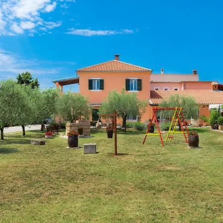 Sani-1 By Interhome بيشكانا أوفالا